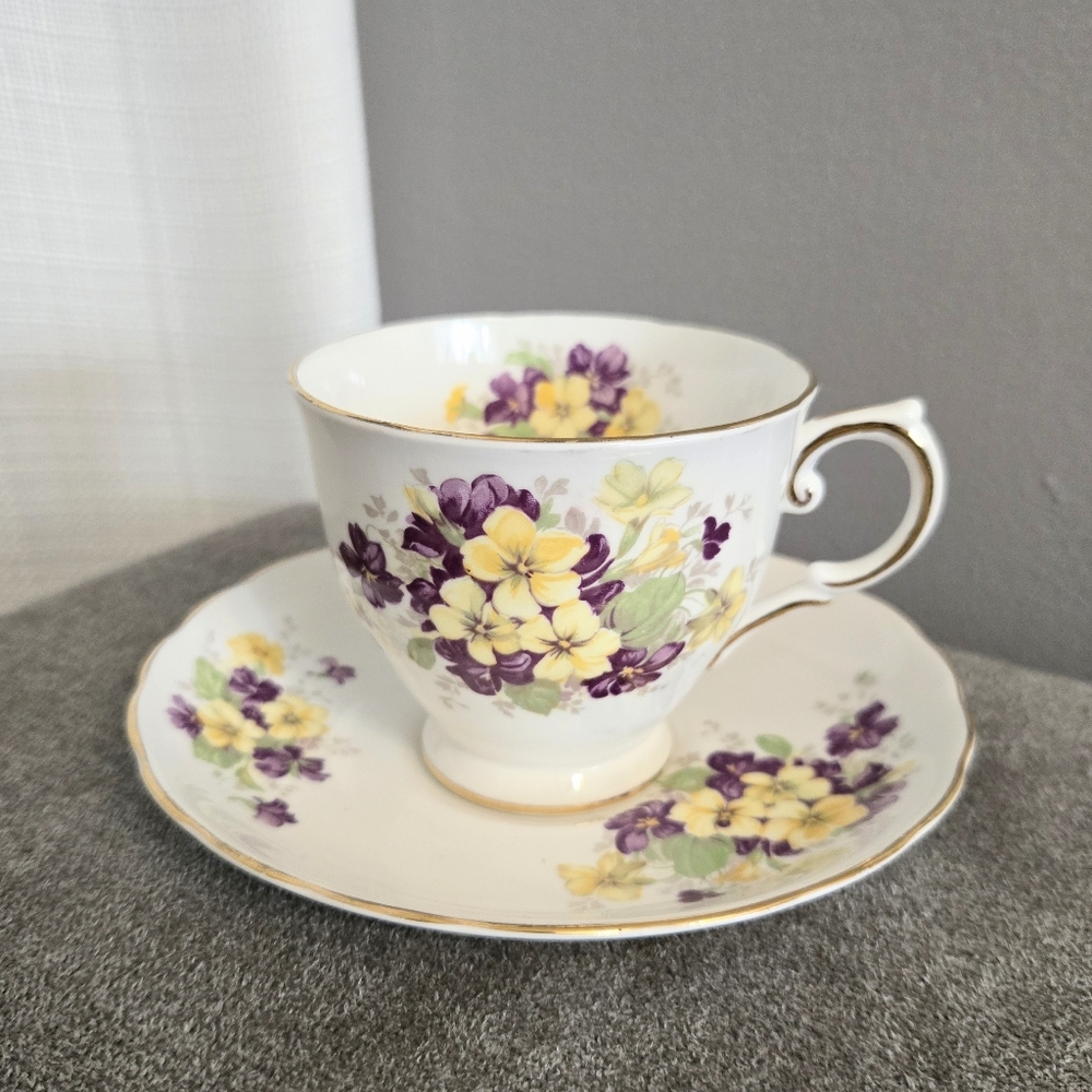 Vtg Tuscan Teacup Saucer Pedestal Violets Fine Bone China England